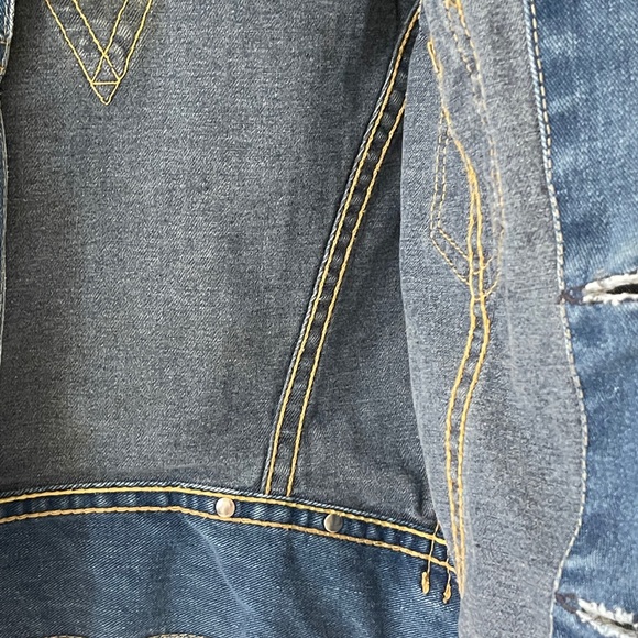 Levi’s Jean Jacket - Picture 5 of 15